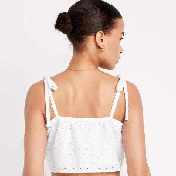 NWT Old Navy Cami White Eyelet Crop Top Size 3X - Picture 2 of 11